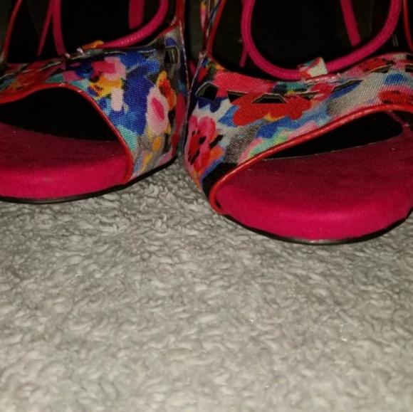 6.5M Lace-up Peep Toe High Heels w/ Zipper - Picture 7 of 7